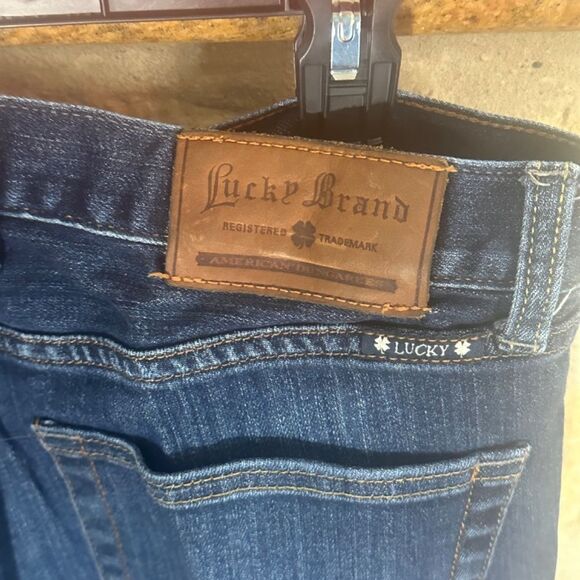 Lucky Brand 361 Vintage Straight Leg Jeans 34 x 32 Like New - Picture 3 of 6